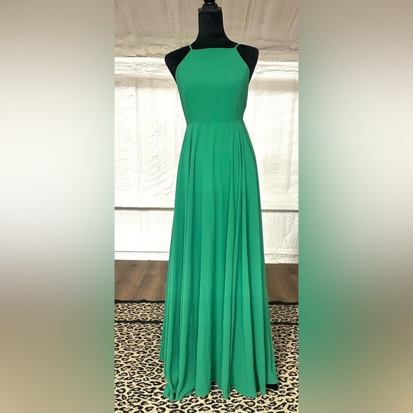 Lulu's Green Pleated Halter‎ Maxi Gown Medium - Picture 1 of 5
